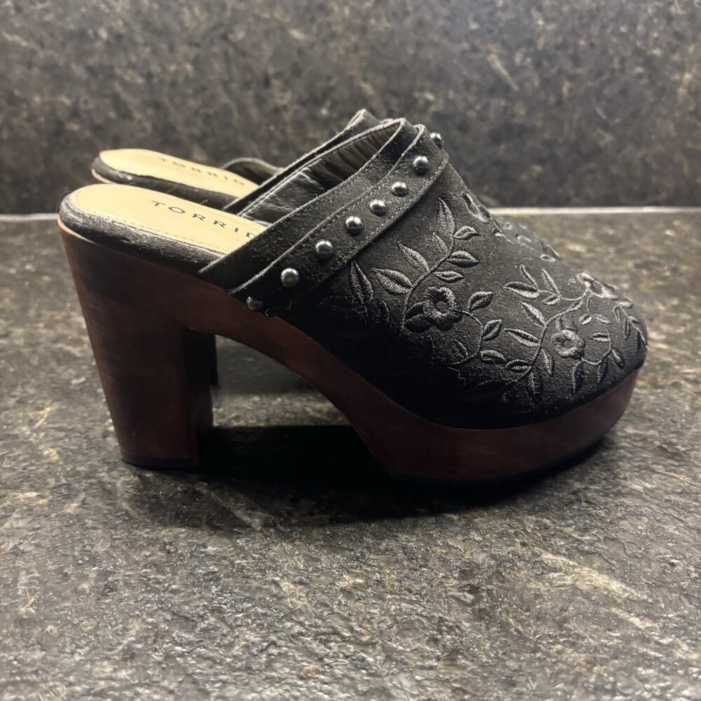 Torrid Clogs Black Floral Embroidered Block Heel Studded Slide On Clogs Sz 6.5